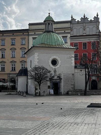 Katedra św. Wojciecha zdjęcie z zewnątrz budynku